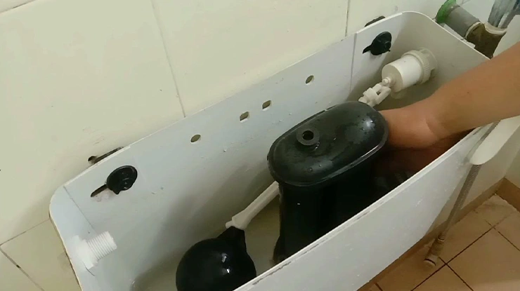 Upah Pasang Flush Toilet